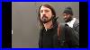 Dave-Grohl-Hounded-By-Autograph-Seekers-And-Fans-In-The-Airport-01-tzph