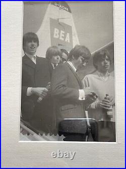 Framed 1965 Signed by The Rolling Stones TWA Postcard & Photos & Provenance