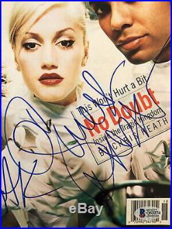 Gwen Stefani No Doubt Signed Autographed Rolling Stone Magazine Beckett BAS LOA