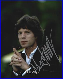 ROCK LEGEND MICK JAGGER of THE ROLLING STONES Hand signed 8X10 photo w COA. D ROCK LEGEND MICK JAGGER of THE ROLLING STONES Hand signed 8X10 photo w COA. D