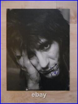 Ron Wood Rolling Stones original autograph signed A4 magazine image ACOA